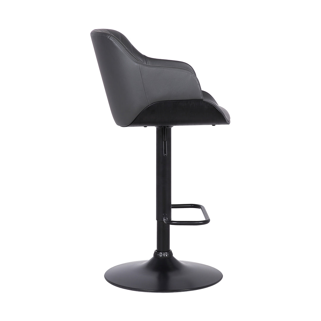 Toby Barstool