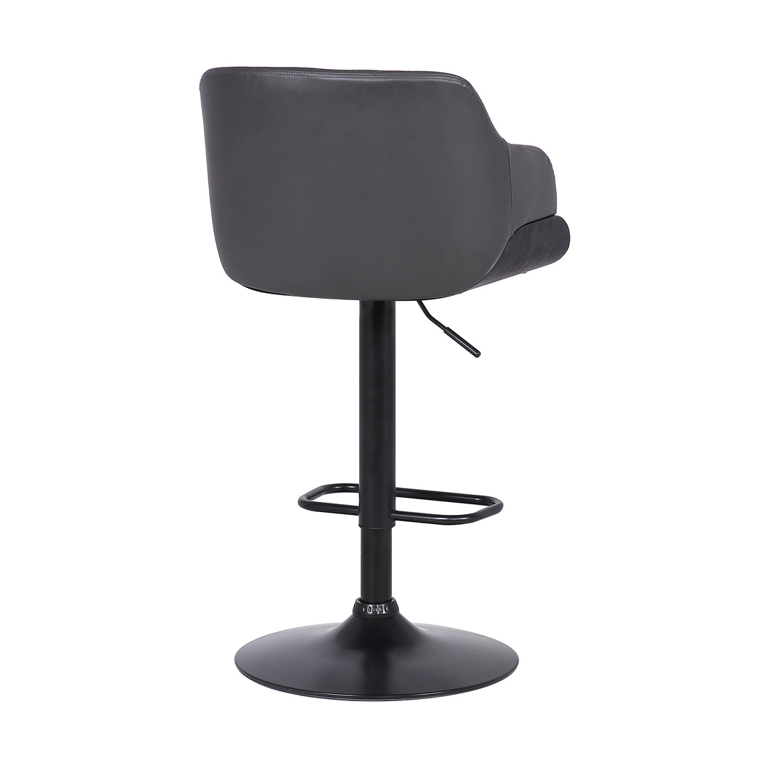 Toby Barstool