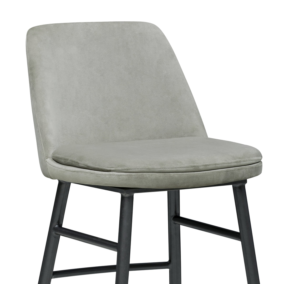 Evelyn Barstool