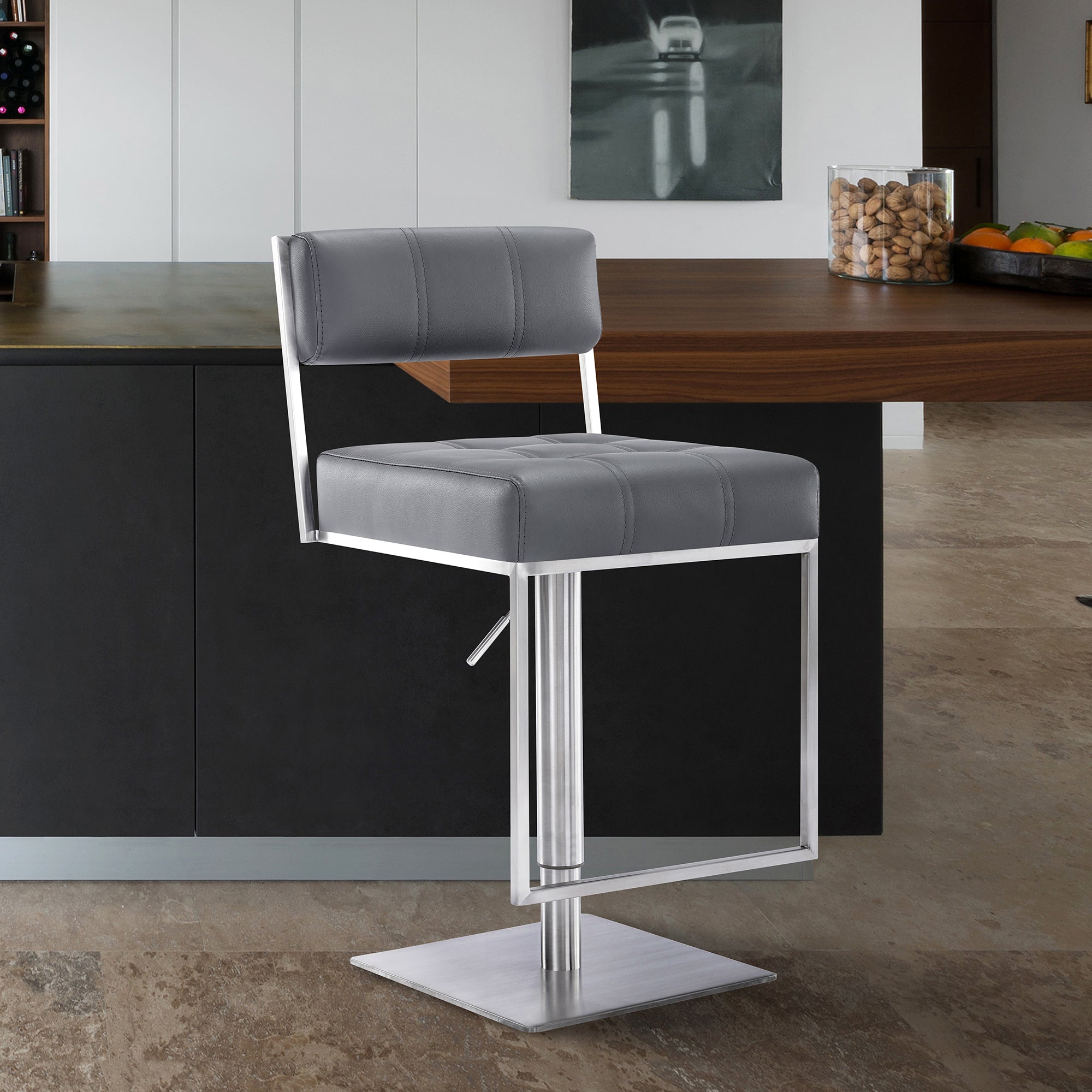 armen living Michele Barstool