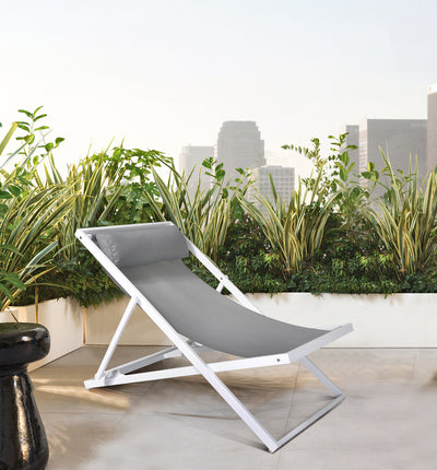 Wave Outdoor Lounge Chair