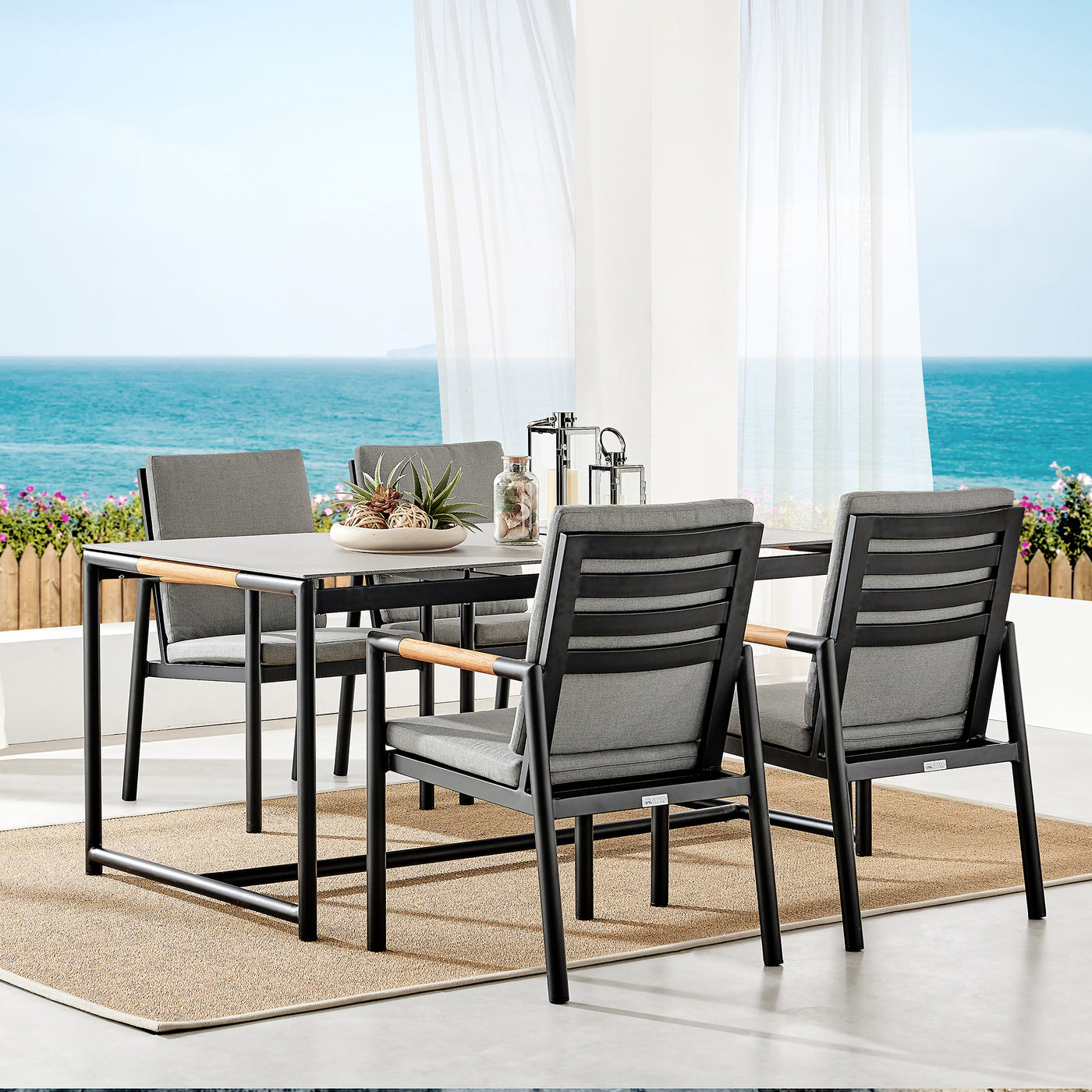 Crown Outdoor Dining Set